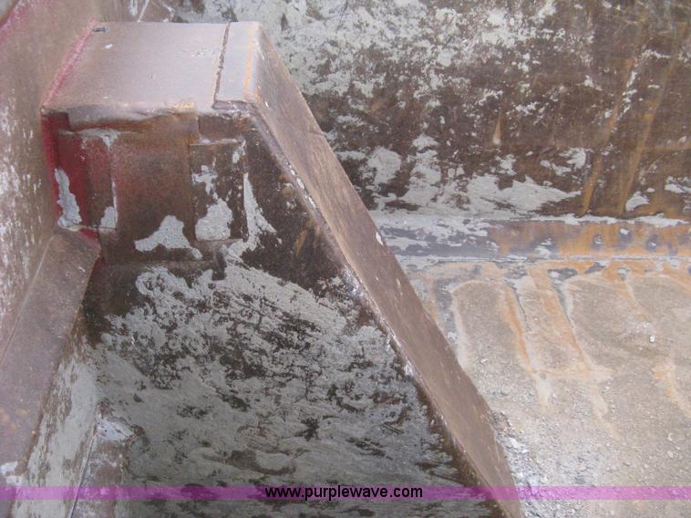 image for item 8118 2002 Mack RD688S triple axle dump truck