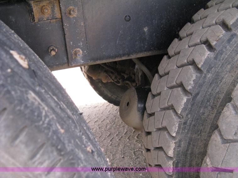 image for item 8118 2002 Mack RD688S triple axle dump truck