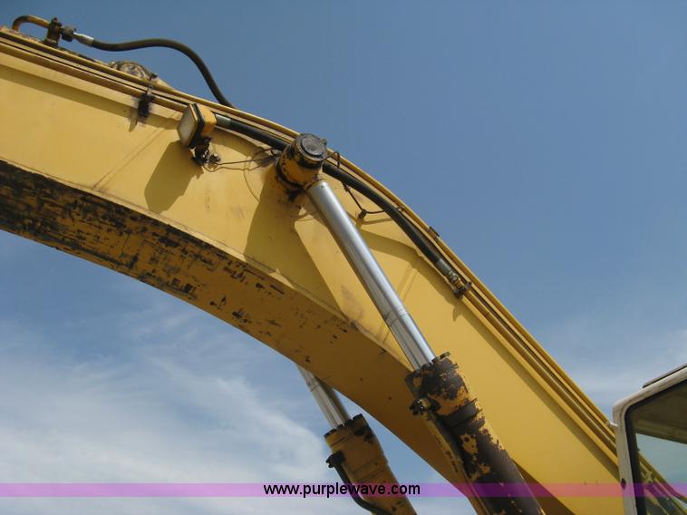 image for item 8120 1993 Komatsu PC400LC excavator