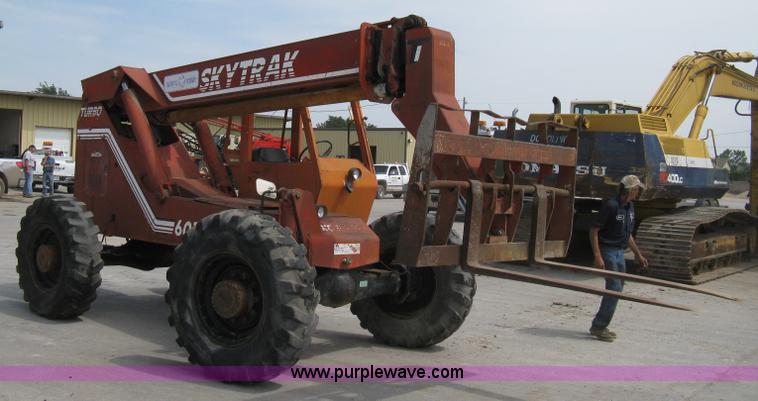image for item 8121 1998 SkyTrak 6036 telehandler