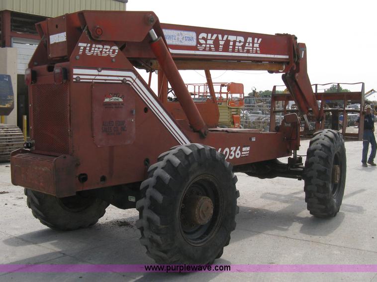 image for item 8121 1998 SkyTrak 6036 telehandler