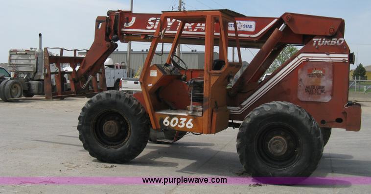 image for item 8121 1998 SkyTrak 6036 telehandler