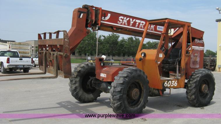 image for item 8121 1998 SkyTrak 6036 telehandler