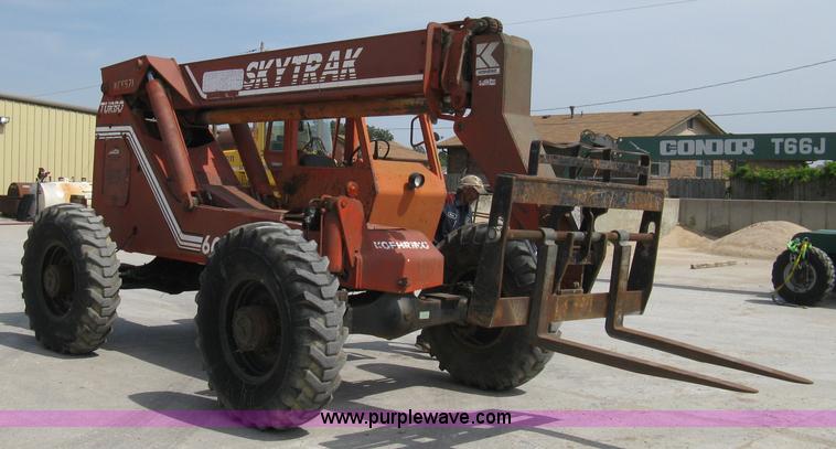 image for item 8122 1998 SkyTrak 6036 telehandler