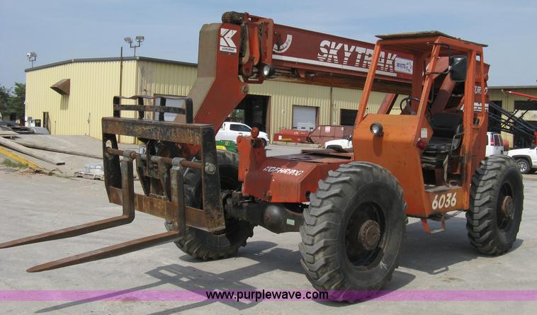 image for item 8122 1998 SkyTrak 6036 telehandler