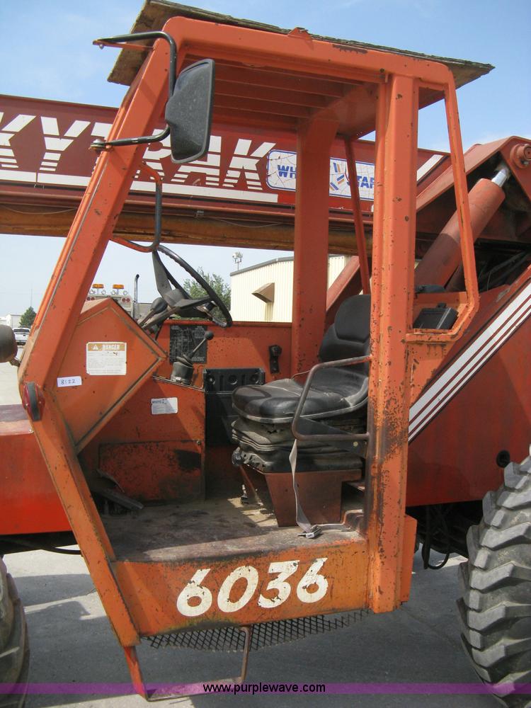image for item 8122 1998 SkyTrak 6036 telehandler