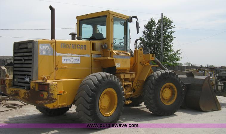 image for item 8123 1993 Volvo Michigan L90B wheel loader