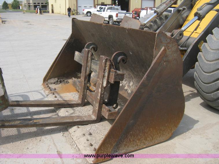 image for item 8123 1993 Volvo Michigan L90B wheel loader