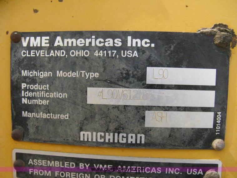 image for item 8123 1993 Volvo Michigan L90B wheel loader