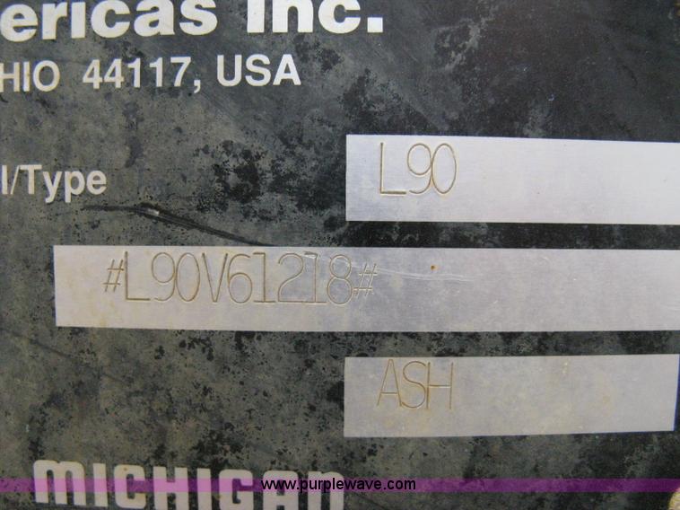 image for item 8123 1993 Volvo Michigan L90B wheel loader