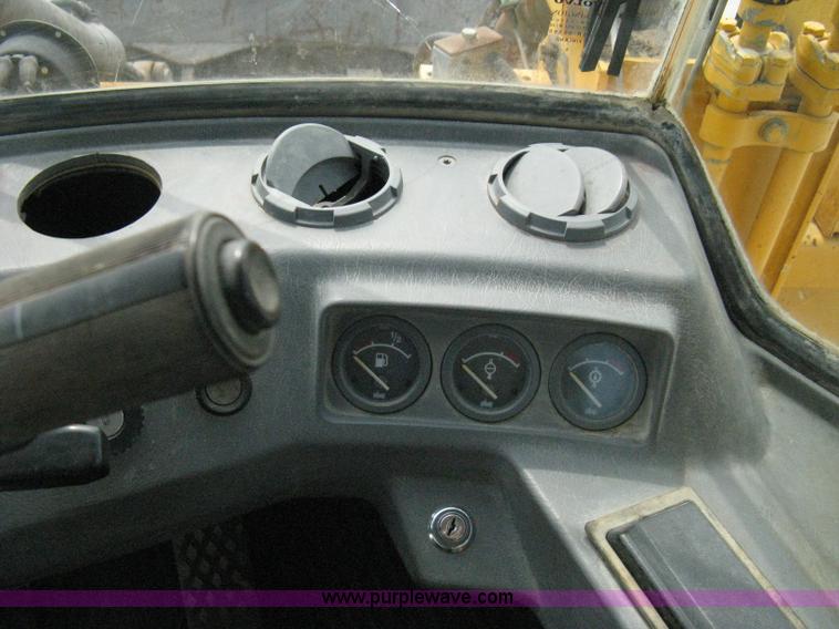 image for item 8123 1993 Volvo Michigan L90B wheel loader