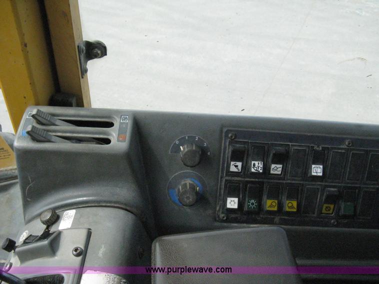 image for item 8123 1993 Volvo Michigan L90B wheel loader