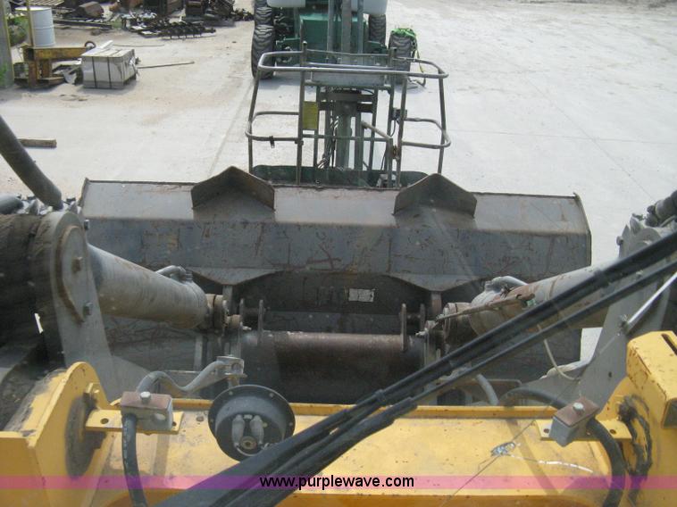 image for item 8123 1993 Volvo Michigan L90B wheel loader