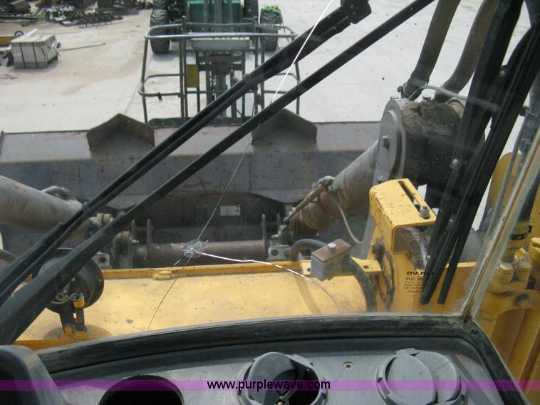 image for item 8123 1993 Volvo Michigan L90B wheel loader