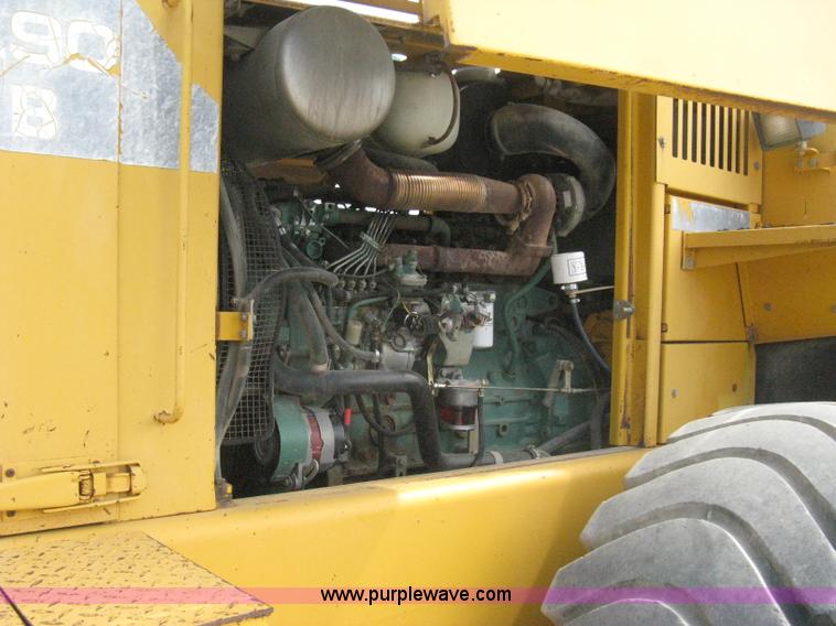 image for item 8123 1993 Volvo Michigan L90B wheel loader