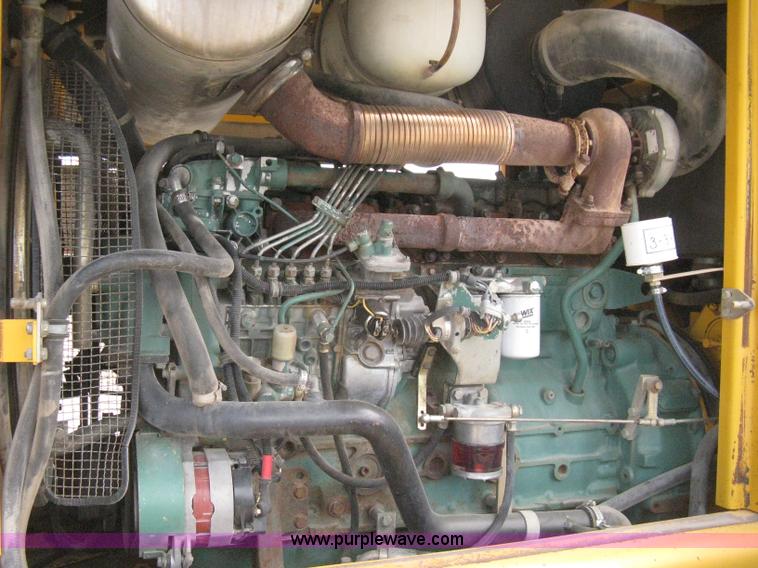 image for item 8123 1993 Volvo Michigan L90B wheel loader