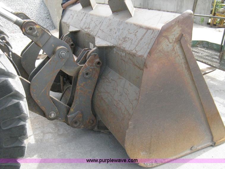 image for item 8123 1993 Volvo Michigan L90B wheel loader