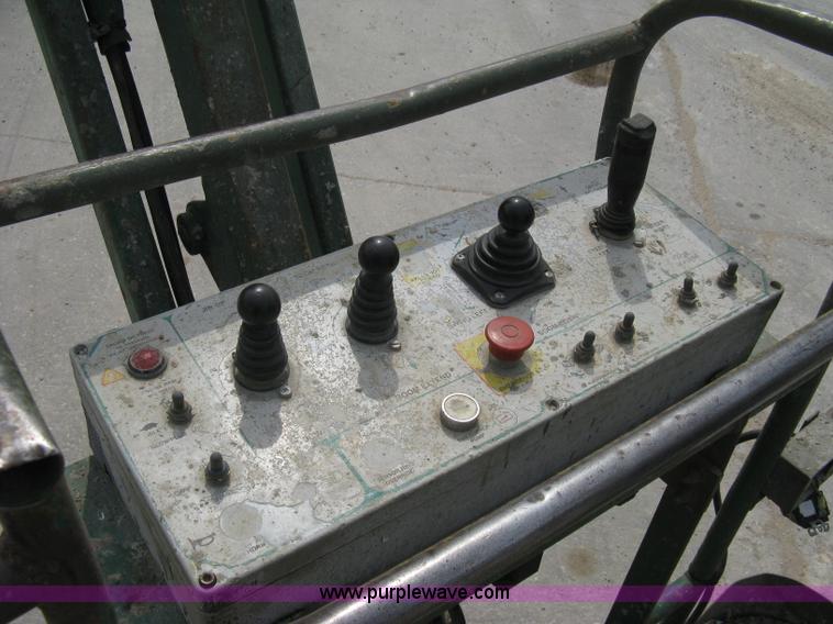 image for item 8124 1999 Condor T66J boom lift