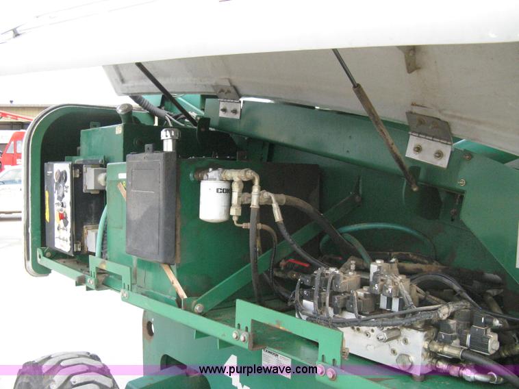image for item 8125 1999 Condor T66J boom lift