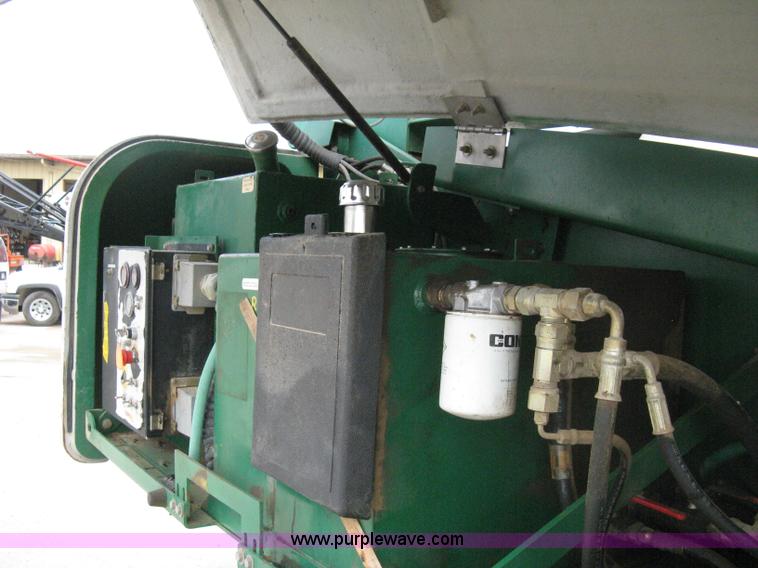 image for item 8125 1999 Condor T66J boom lift