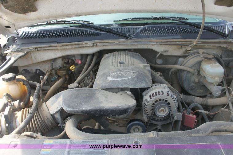 image for item 8126 2007 Chevrolet Silverado C1500 extended cab pickup truck