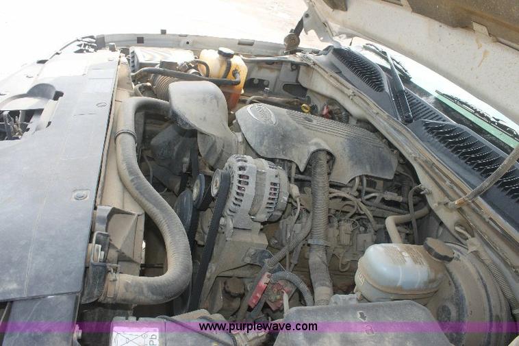 image for item 8126 2007 Chevrolet Silverado C1500 extended cab pickup truck