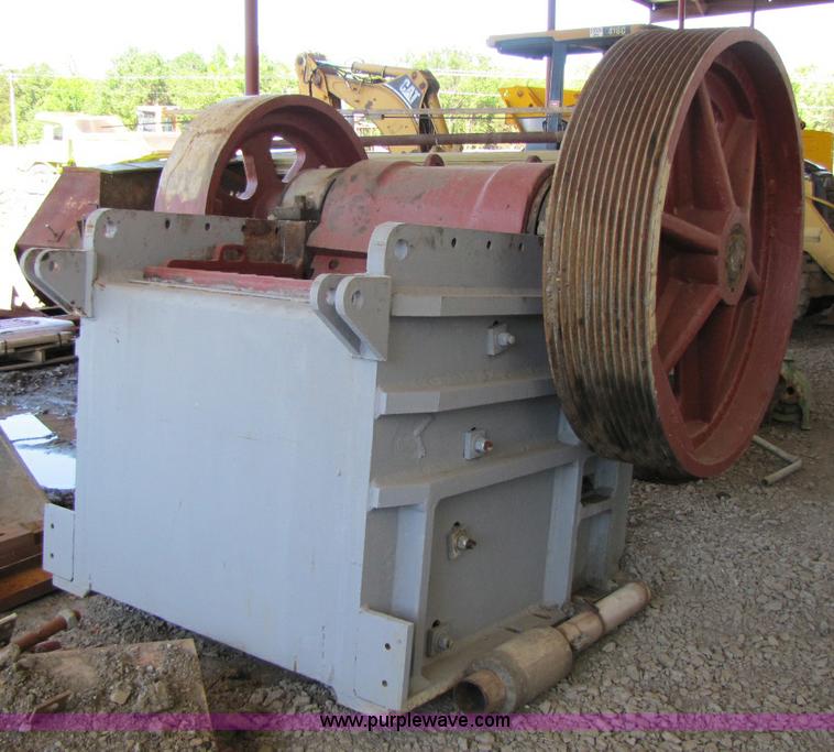 image for item 8257 Cedar Rapids 2236 crusher