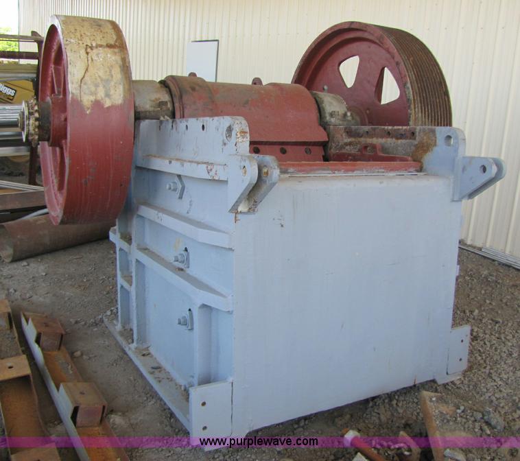 image for item 8257 Cedar Rapids 2236 crusher