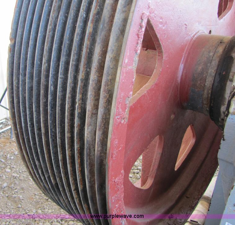 image for item 8257 Cedar Rapids 2236 crusher