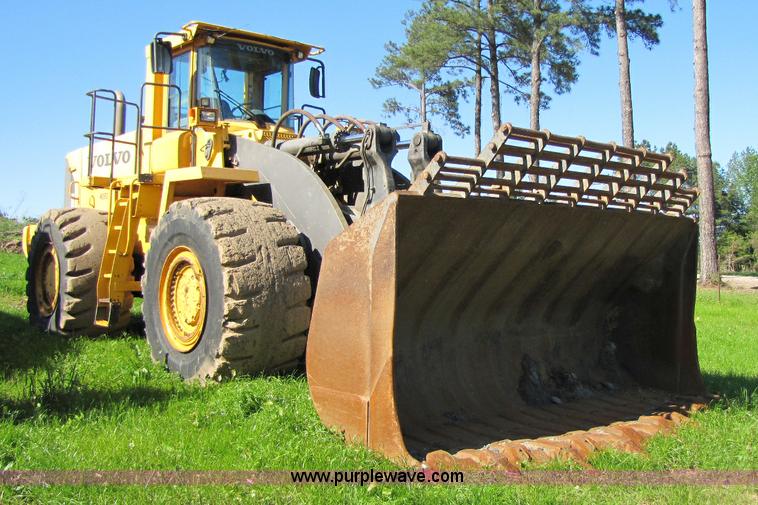 image for item 8260 2006 Volvo L330E wheel loader