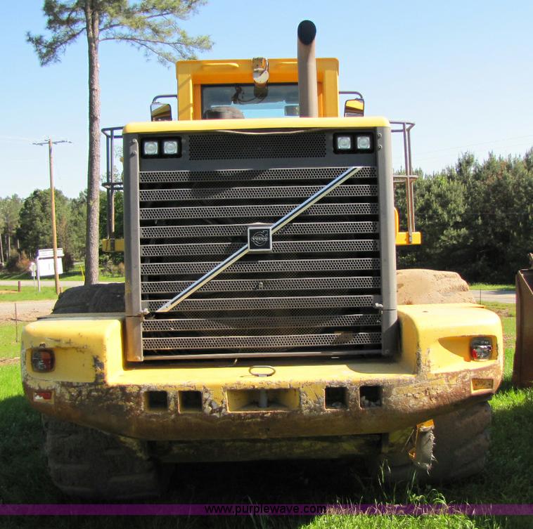 image for item 8260 2006 Volvo L330E wheel loader