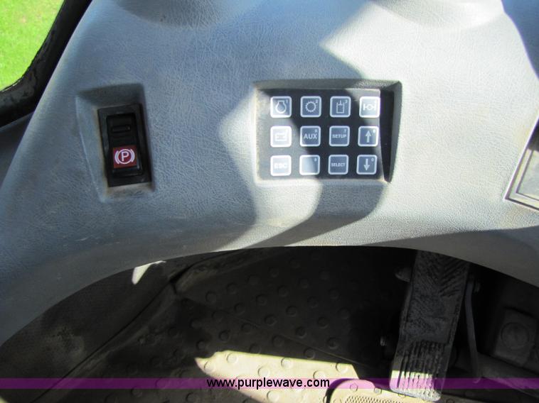 image for item 8260 2006 Volvo L330E wheel loader