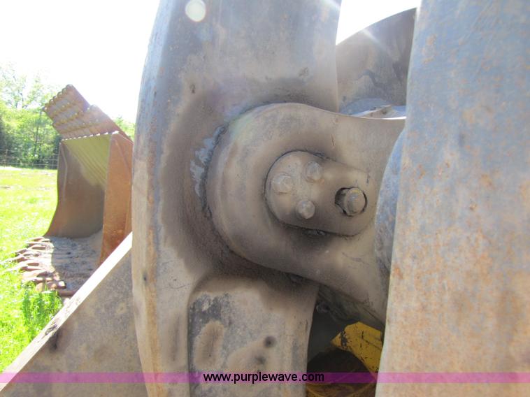 image for item 8260 2006 Volvo L330E wheel loader