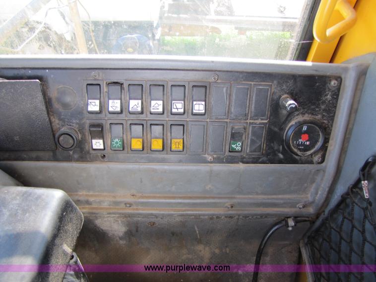 image for item 8261 2005 Volvo L330E wheel loader