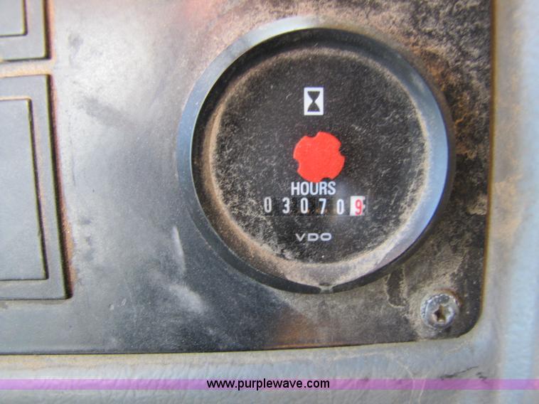 image for item 8261 2005 Volvo L330E wheel loader