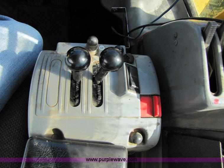 image for item 8261 2005 Volvo L330E wheel loader