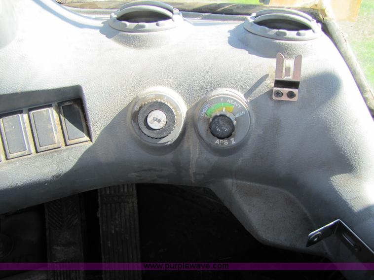 image for item 8261 2005 Volvo L330E wheel loader