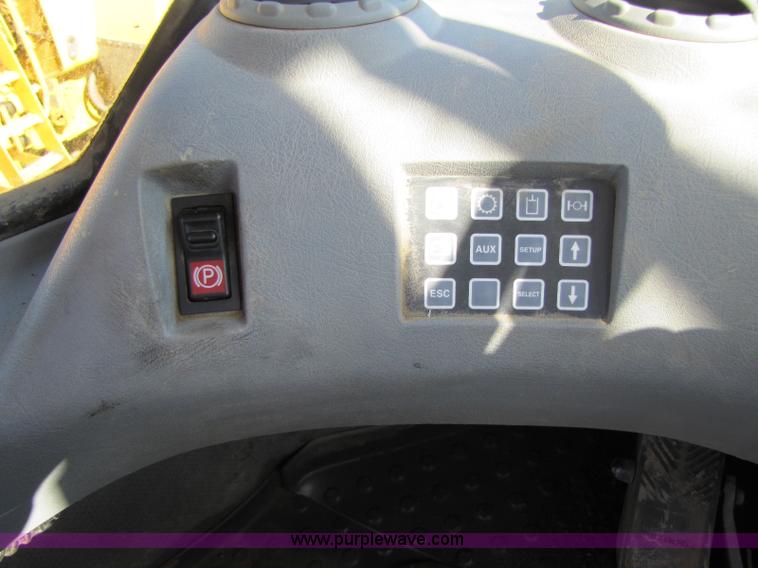 image for item 8261 2005 Volvo L330E wheel loader