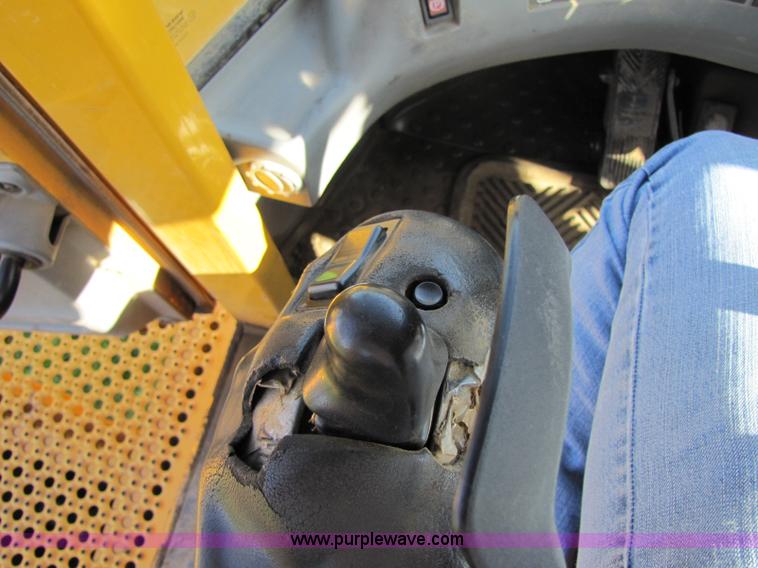 image for item 8261 2005 Volvo L330E wheel loader
