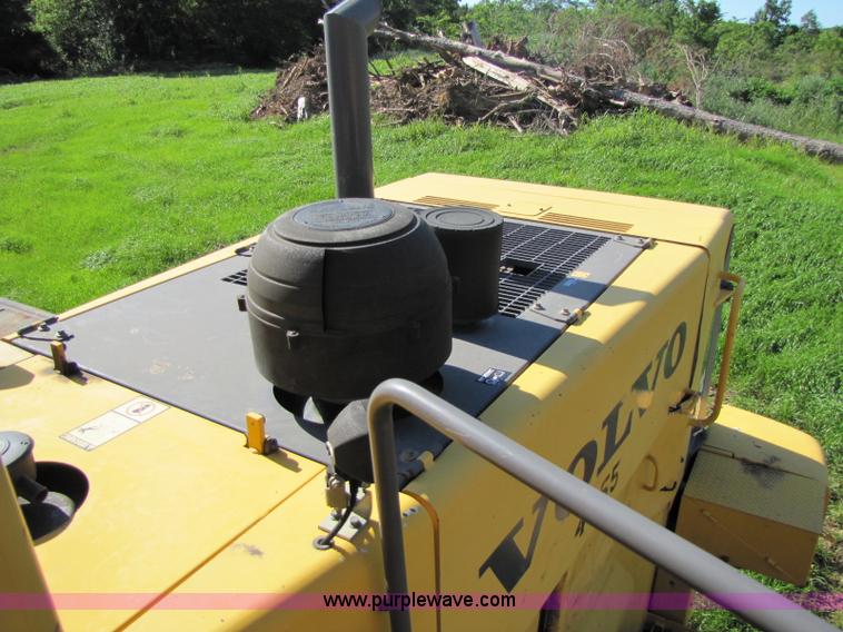 image for item 8261 2005 Volvo L330E wheel loader