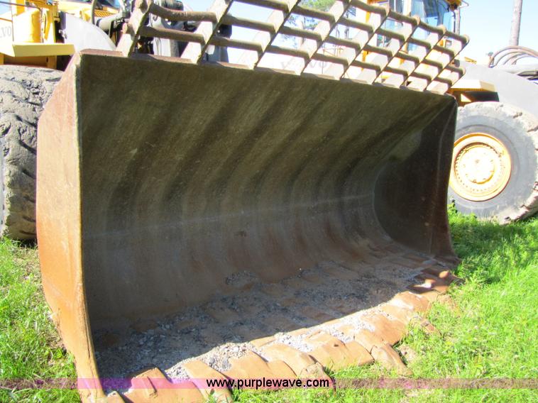 image for item 8261 2005 Volvo L330E wheel loader