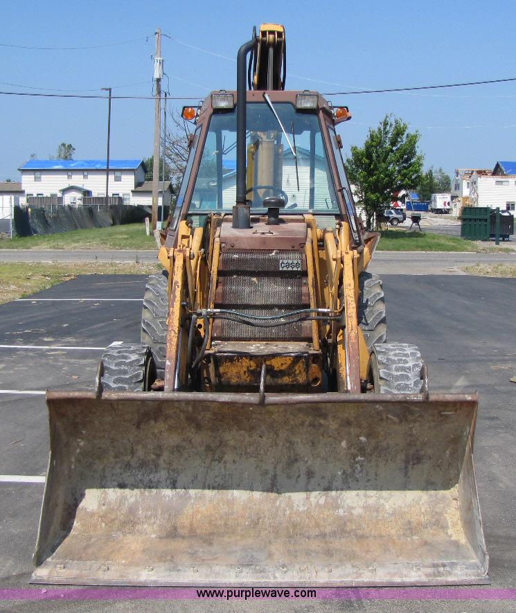 image for item 8268 Case 580E backhoe