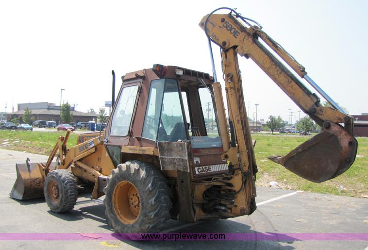 image for item 8268 Case 580E backhoe