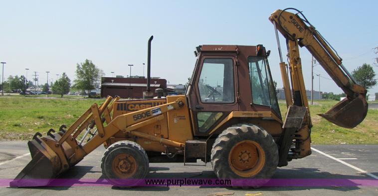 image for item 8268 Case 580E backhoe