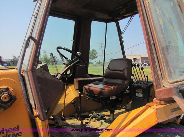 image for item 8268 Case 580E backhoe