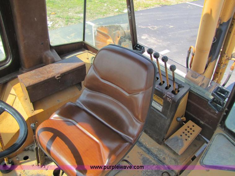 image for item 8268 Case 580E backhoe