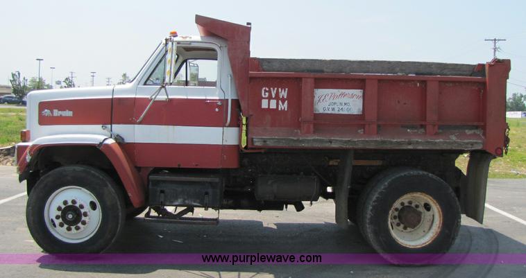 image for item 8271 1979 Chevrolet Bruin dump truck