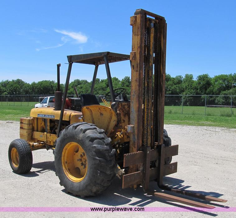 image for item 8997 John Deere 480BD forklift