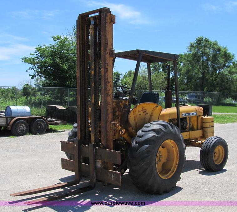 image for item 8997 John Deere 480BD forklift