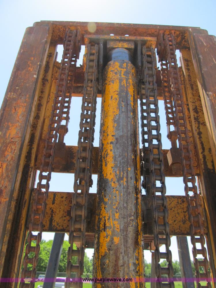 image for item 8997 John Deere 480BD forklift